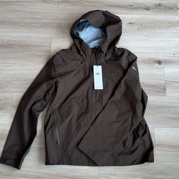 ALO Yoga Alpha Shell Jacket - Picture 6 of 12